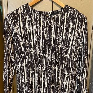 Black and white loose fit dress